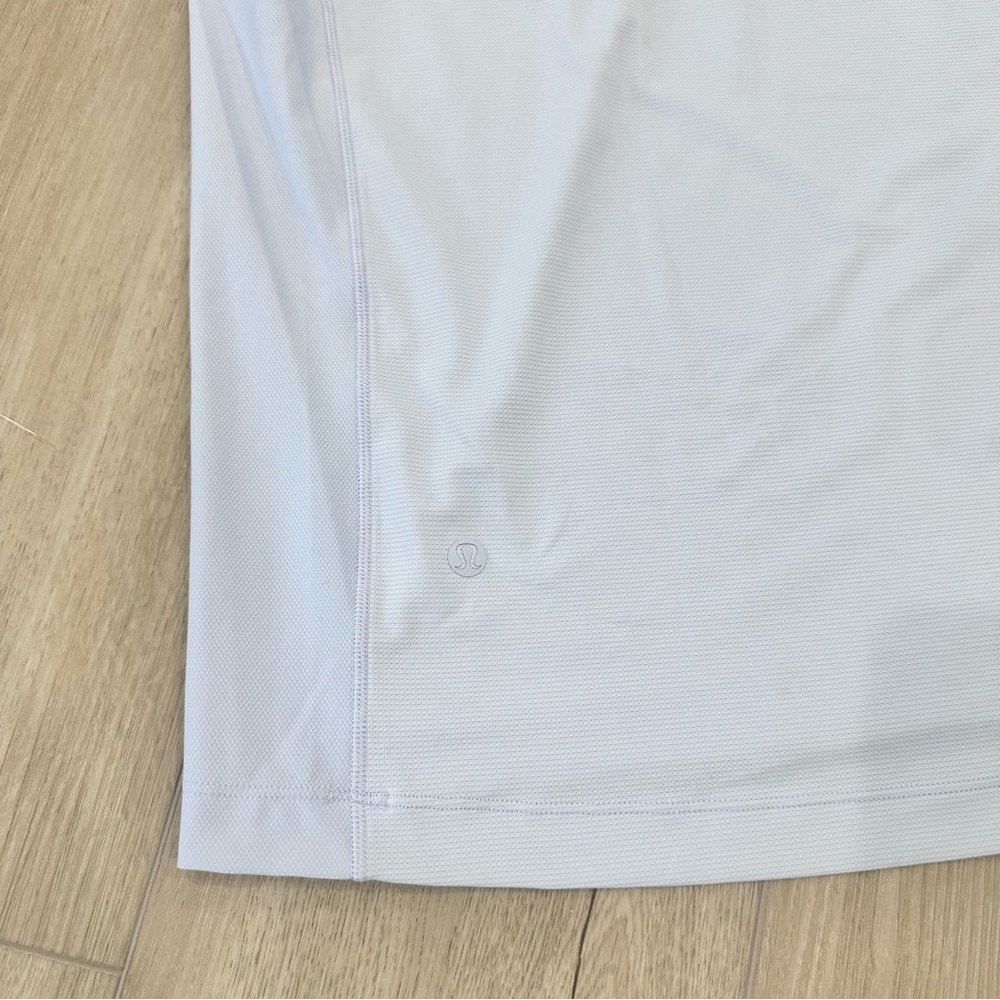 Lululemon Mens short sleeve hidden snap front Polo lilac Blue purple Medium - Picture 3 of 4